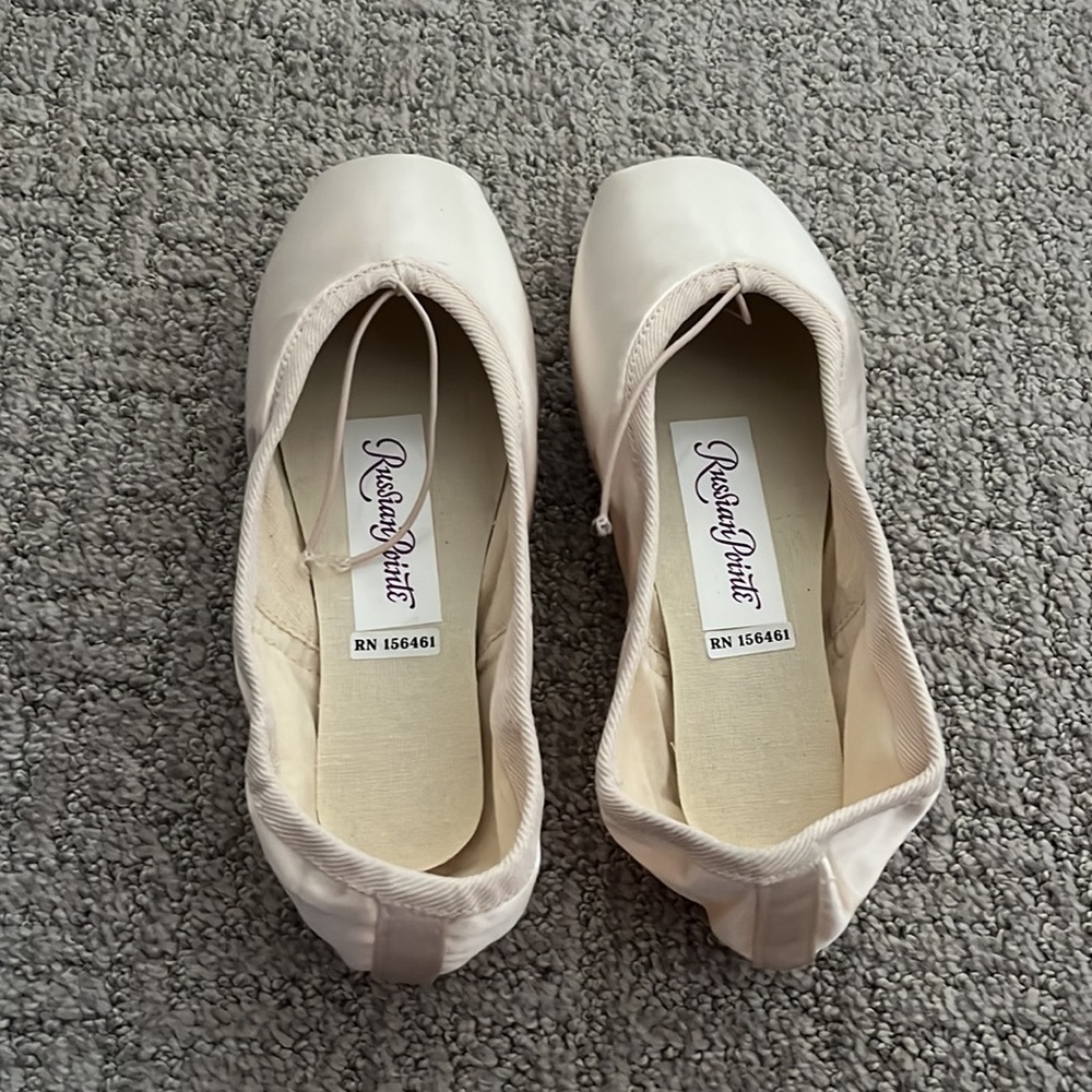 Russian pointe Almaz pointe shoes. - A31s - Picture 2 of 3